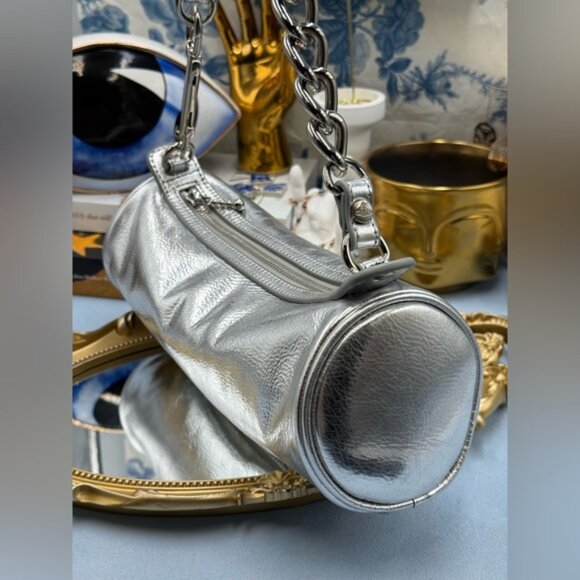 🆕 VIVIENNE WESTWOOD 🧿 NWOT Cindy Cylinder Shoulder Bag, Silver Metallic AUTH - Picture 9 of 16
